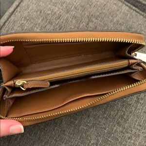 Michael Kors Bags - Michael Kors leather wallet Michael Kors Bags - Michael Kors leather wallet